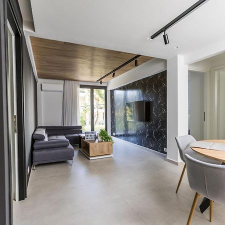 Varkiza Luxury Suites By Raise Vári Екстериор снимка