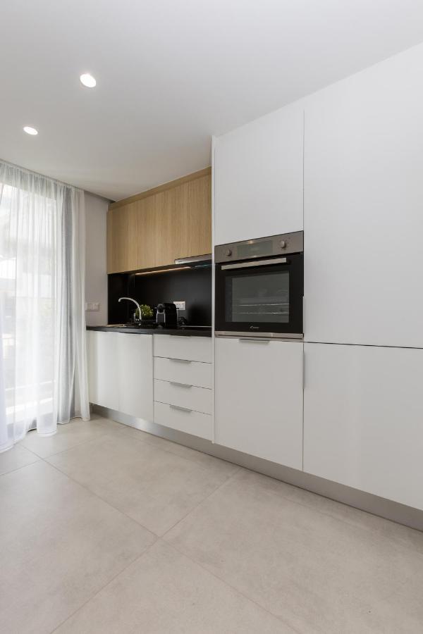 Varkiza Luxury Suites By Raise Vári Екстериор снимка