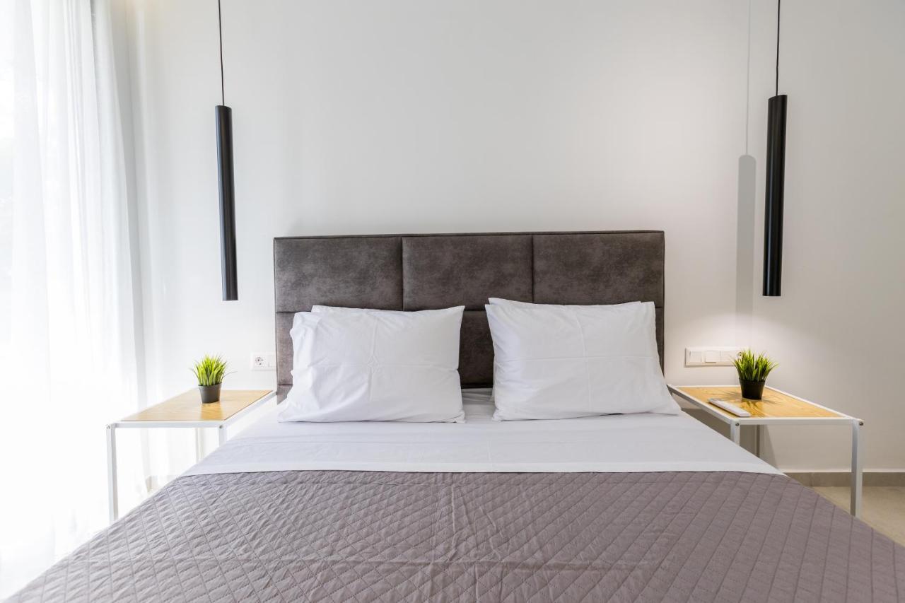 Varkiza Luxury Suites By Raise Vári Екстериор снимка