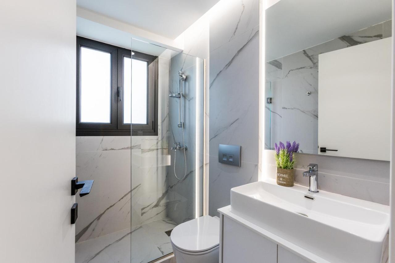 Varkiza Luxury Suites By Raise Vári Екстериор снимка