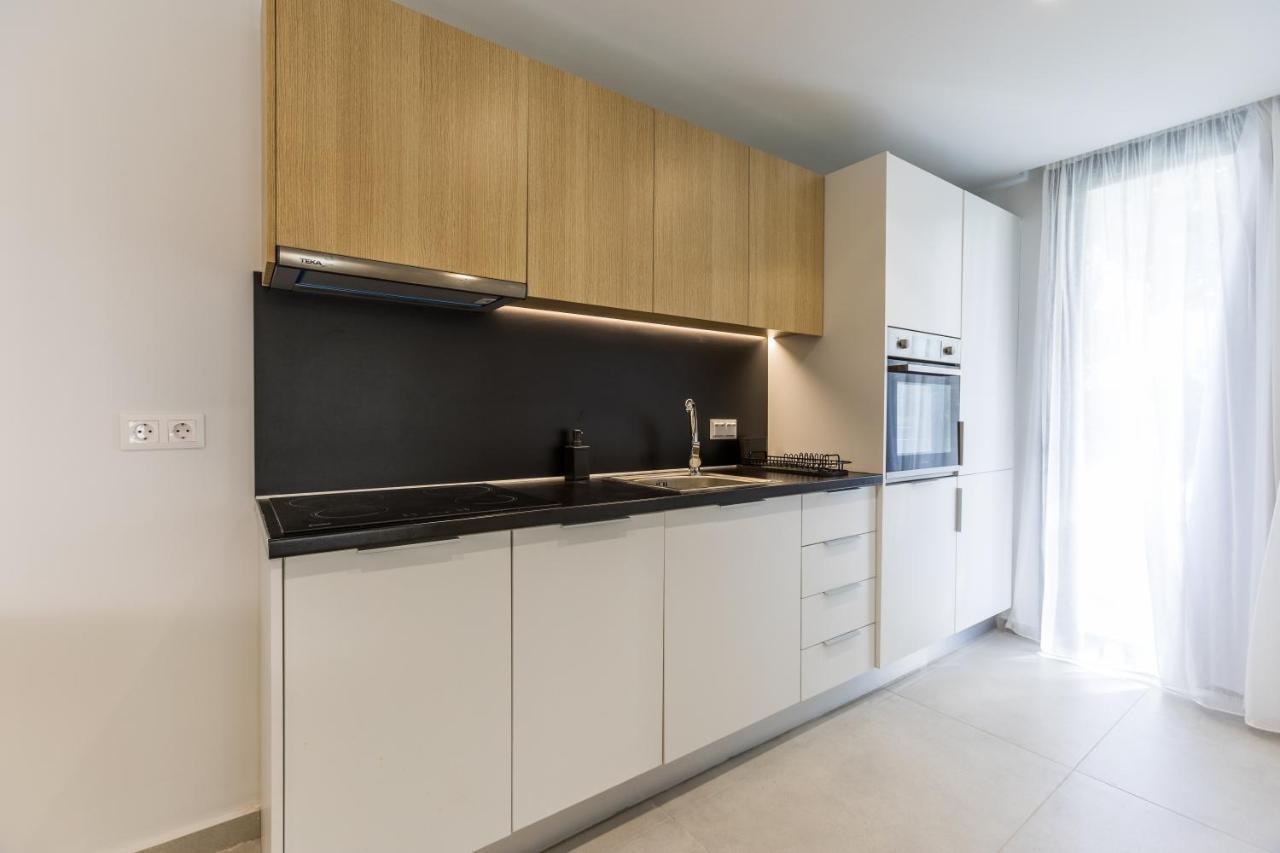 Varkiza Luxury Suites By Raise Vári Екстериор снимка
