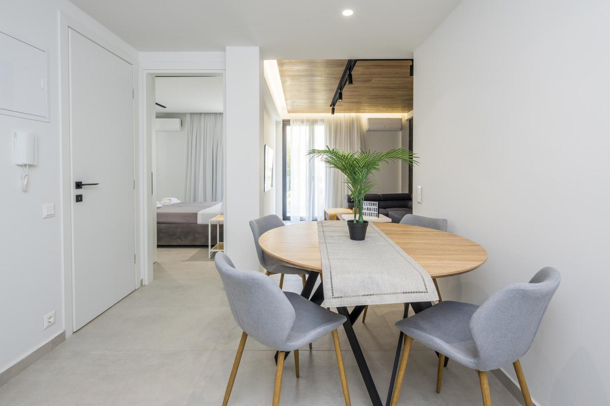 Varkiza Luxury Suites By Raise Vári Екстериор снимка