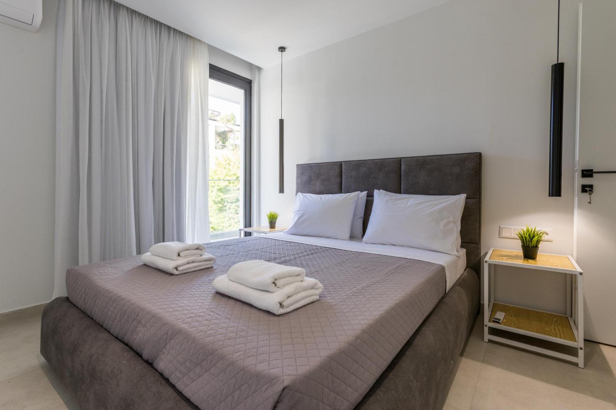 Varkiza Luxury Suites By Raise Vári Екстериор снимка