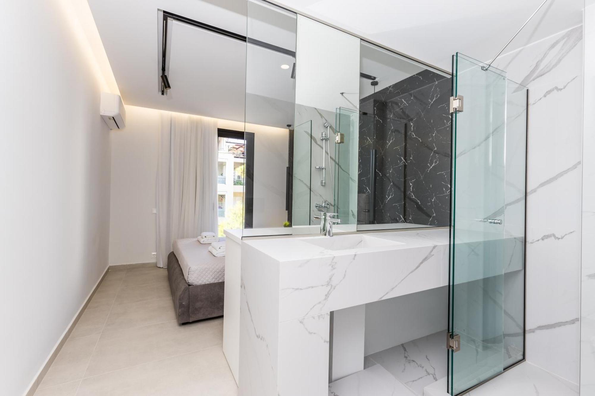 Varkiza Luxury Suites By Raise Vári Екстериор снимка