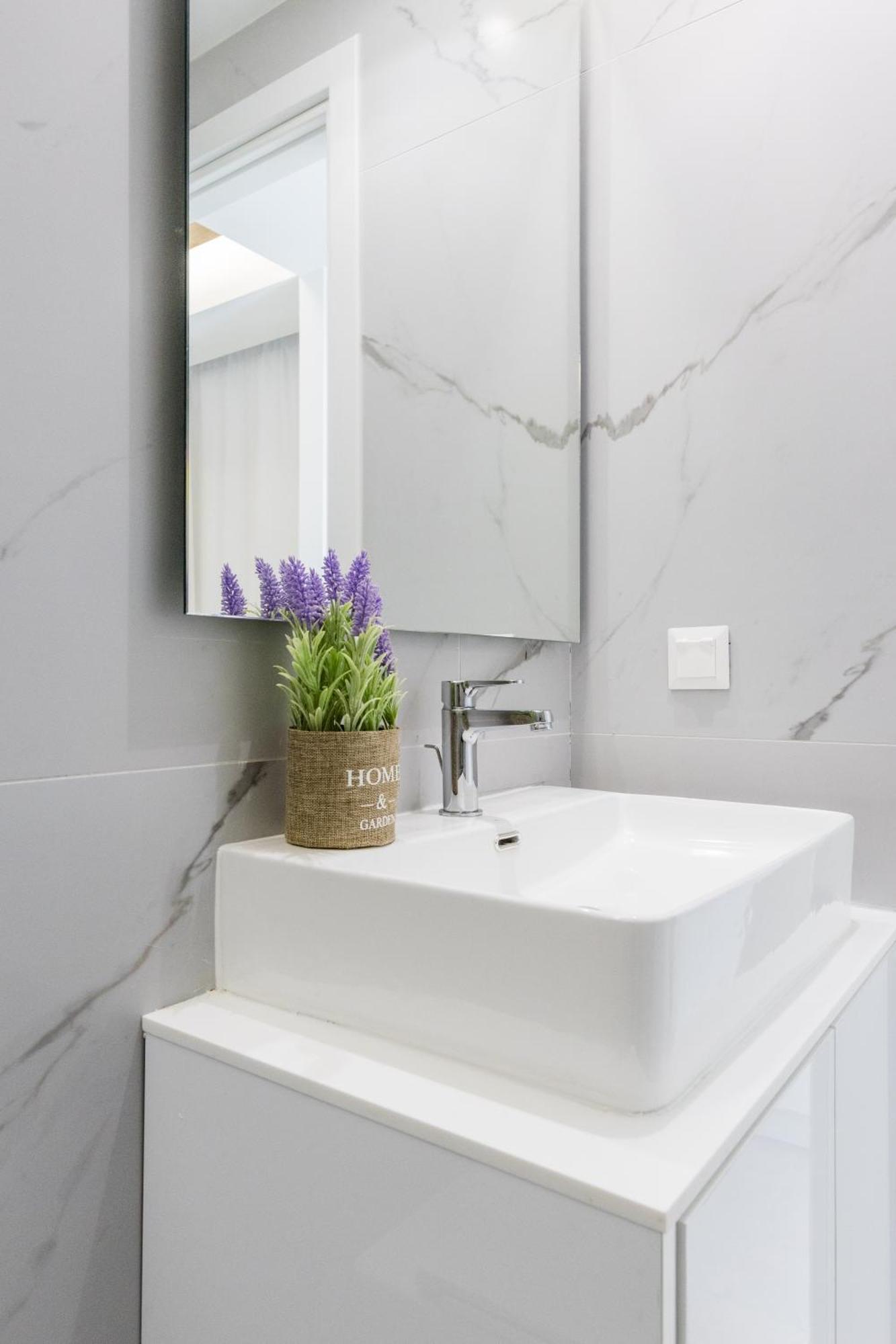 Varkiza Luxury Suites By Raise Vári Екстериор снимка
