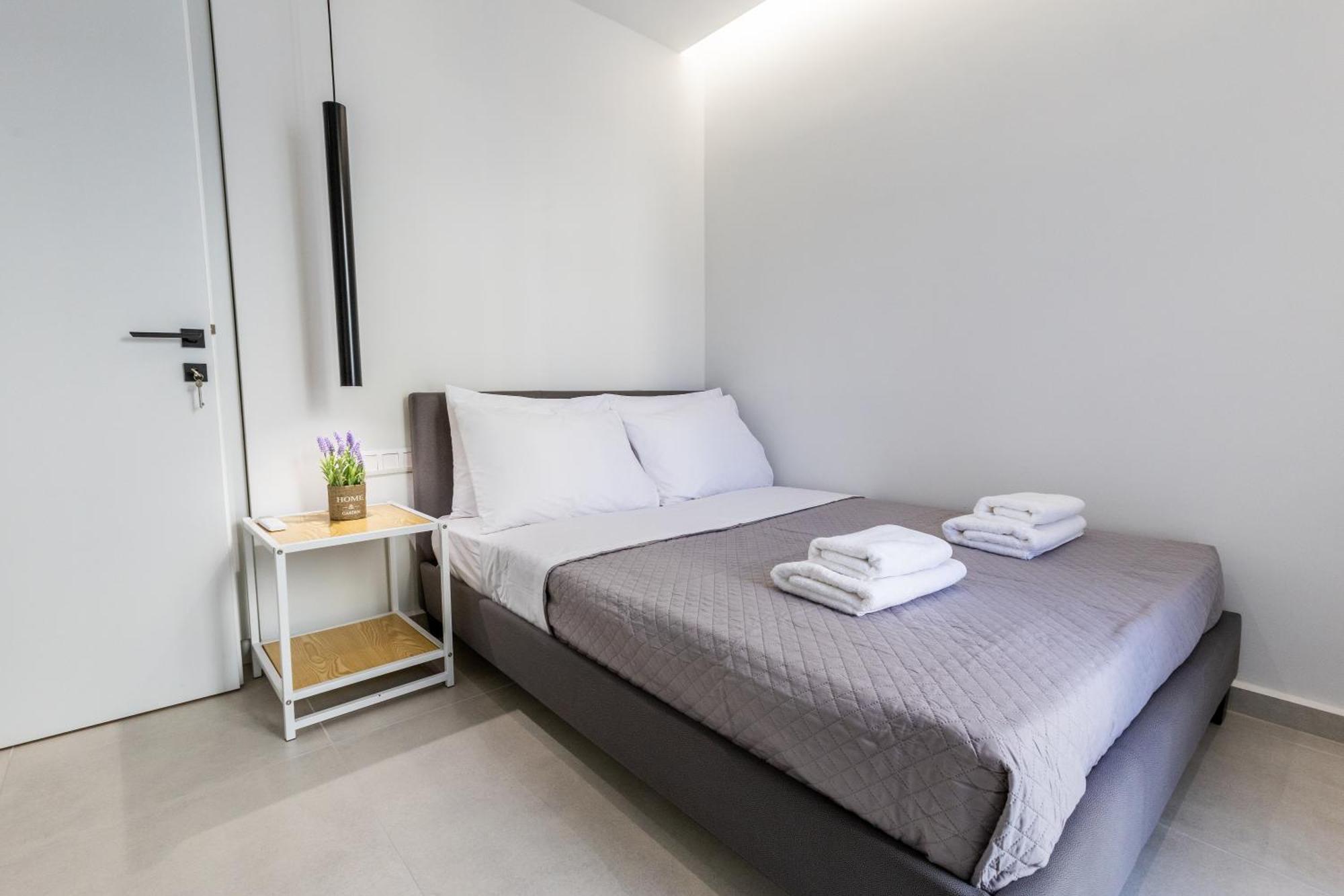 Varkiza Luxury Suites By Raise Vári Екстериор снимка